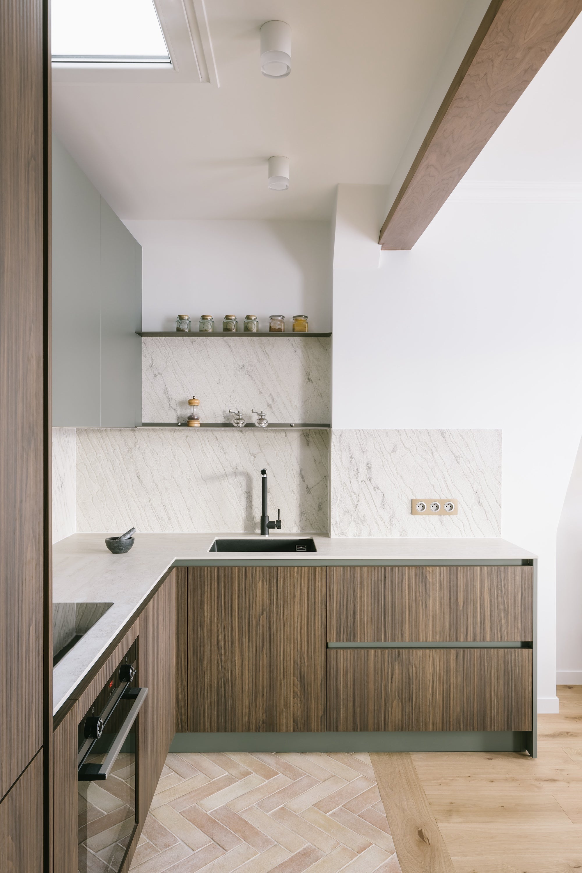 A Natural Touch for Your Kitchen Walls and Splashbacks