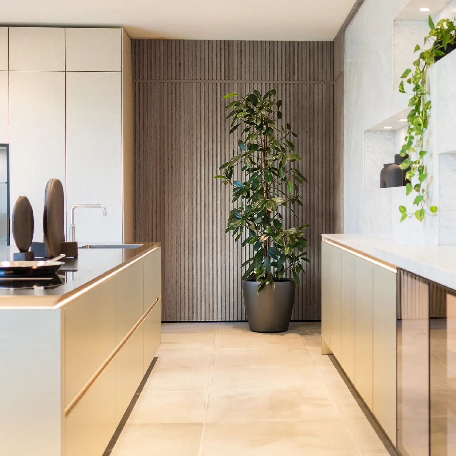Walnut | Acoustic Panel (Beige Felt)